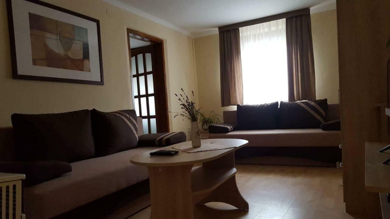 Jooremenyseg Vendeghaz Siklos Exterior photo